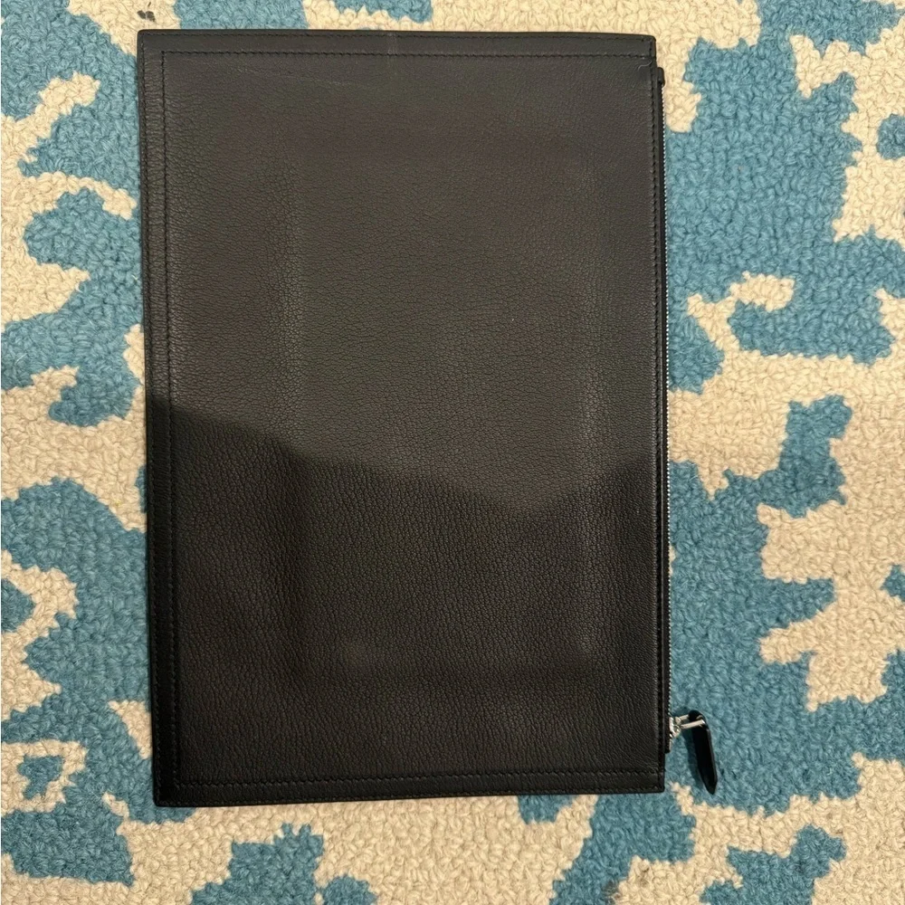 Givenchy Sugar Goatskin Large Antigona Pouch Black